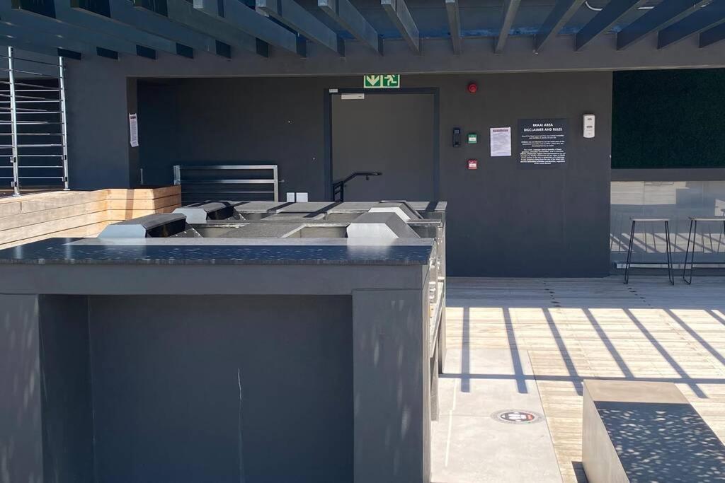 Modern Apartment In The Docklands, De Waterkant, Cape Town Stunning Views, Gorgeous Pool Deck Extérieur photo
