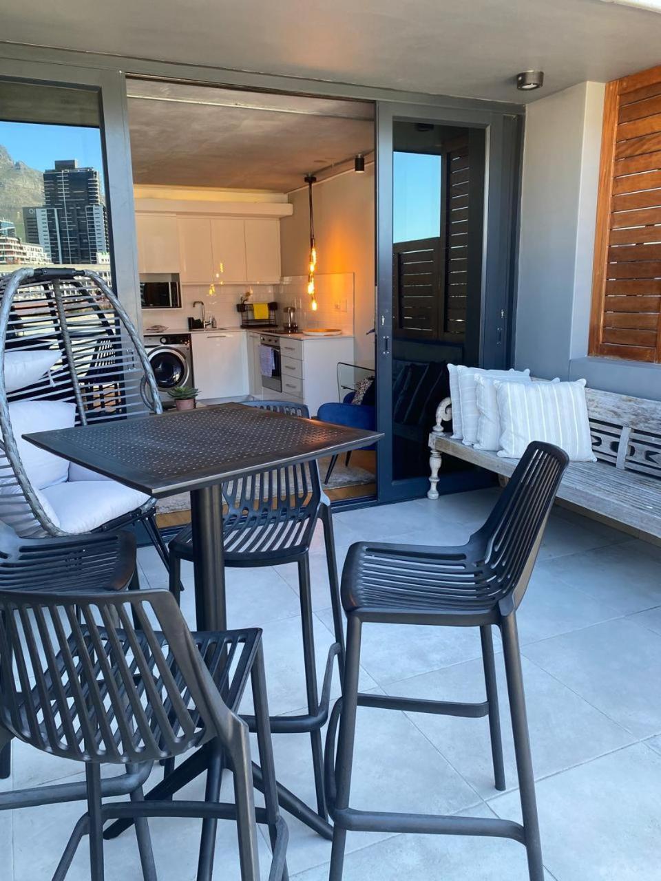 Modern Apartment In The Docklands, De Waterkant, Cape Town Stunning Views, Gorgeous Pool Deck Extérieur photo